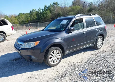 2013 Subaru Forester 2.5X Premium из США, поврежденный, VIN JF2SHADC1DH443701